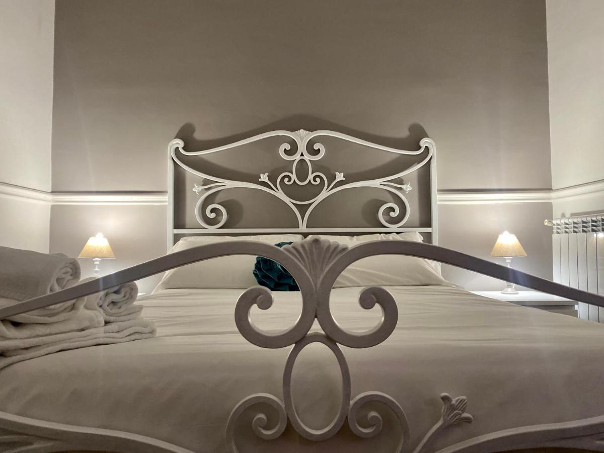 Bed and Breakfast Miluar - Centro Storico - Lungo La Via Della Musica Неаполь Экстерьер фото