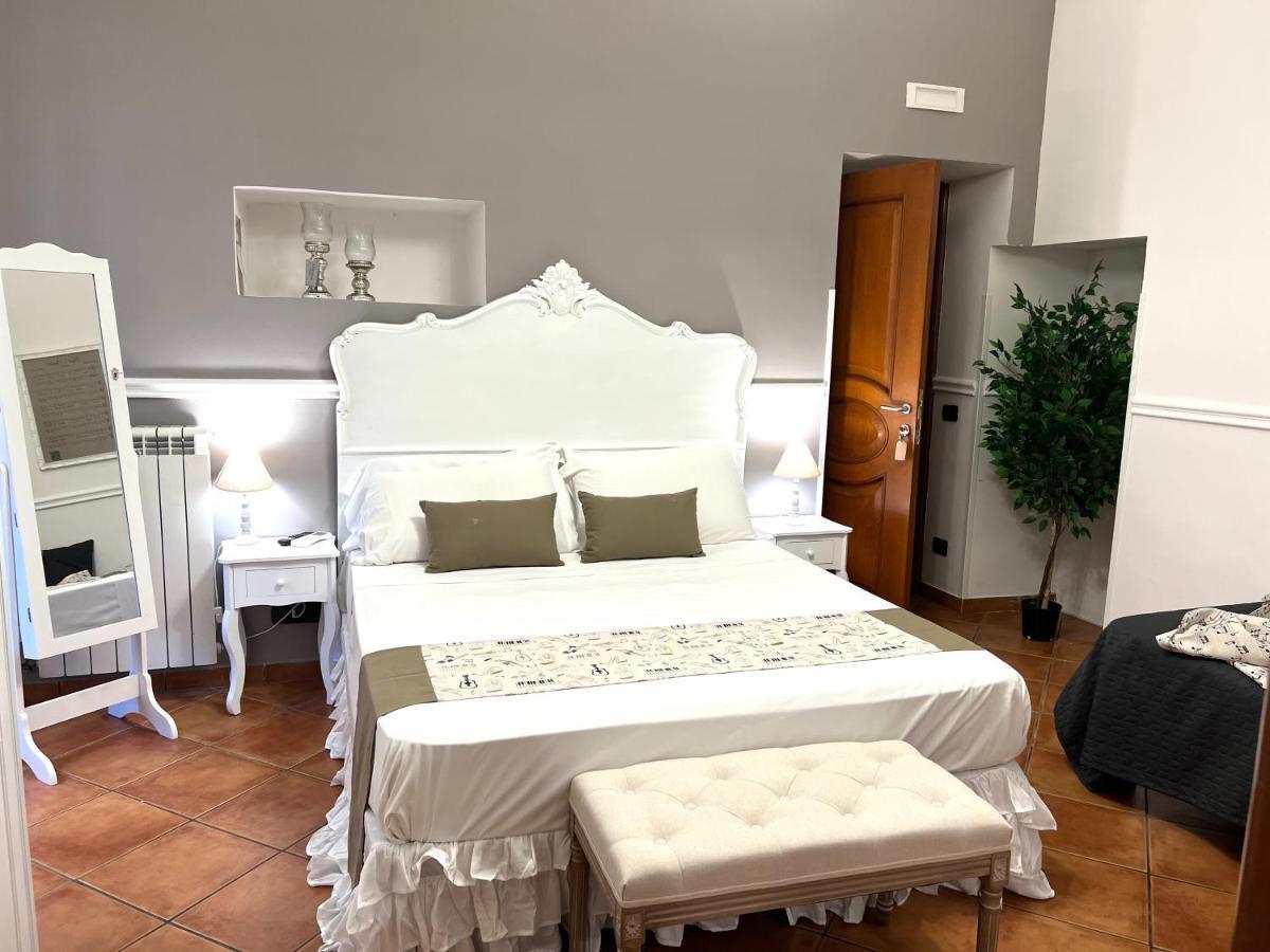 Bed and Breakfast Miluar - Centro Storico - Lungo La Via Della Musica Неаполь Экстерьер фото