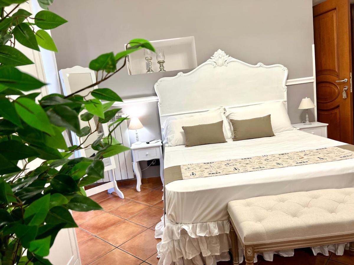 Bed and Breakfast Miluar - Centro Storico - Lungo La Via Della Musica Неаполь Экстерьер фото